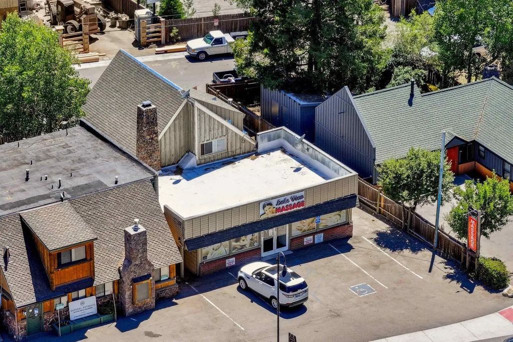 8106 N North Lake Boulevard, Kings Beach