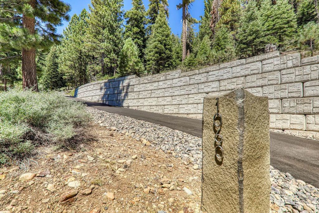 1060 Sandy Way, Olympic Valley