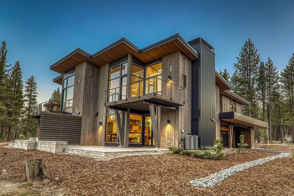 10061 Jakes Way, Truckee