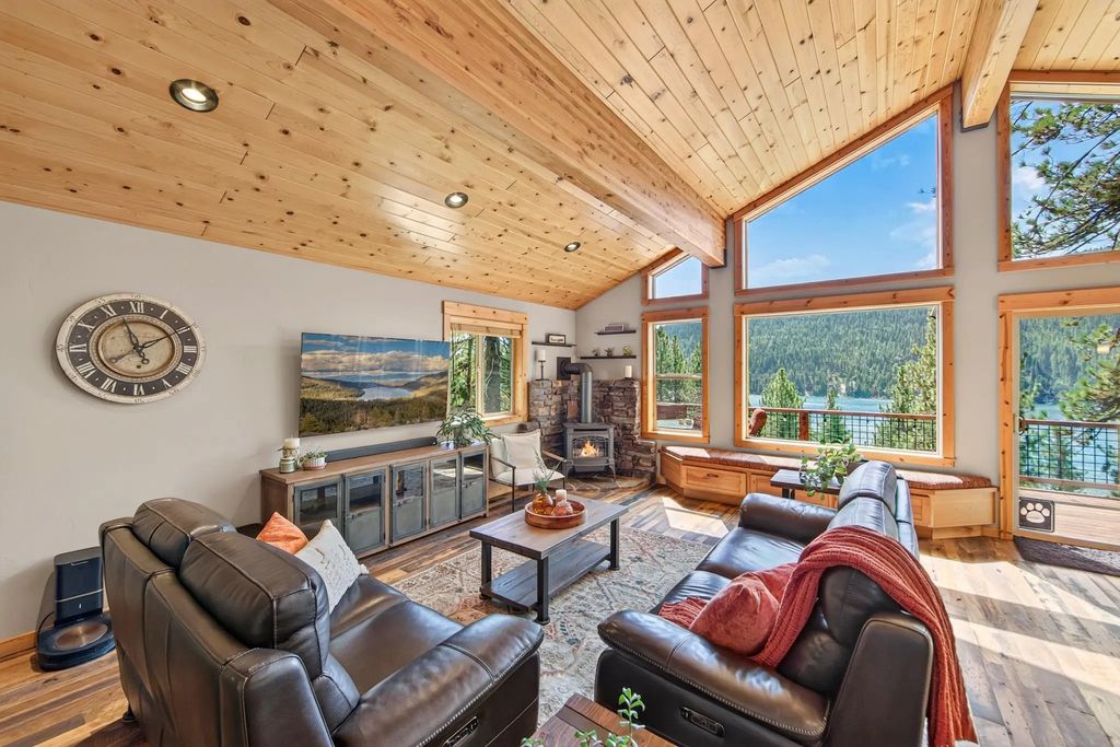 14525 Denton Avenue, Truckee