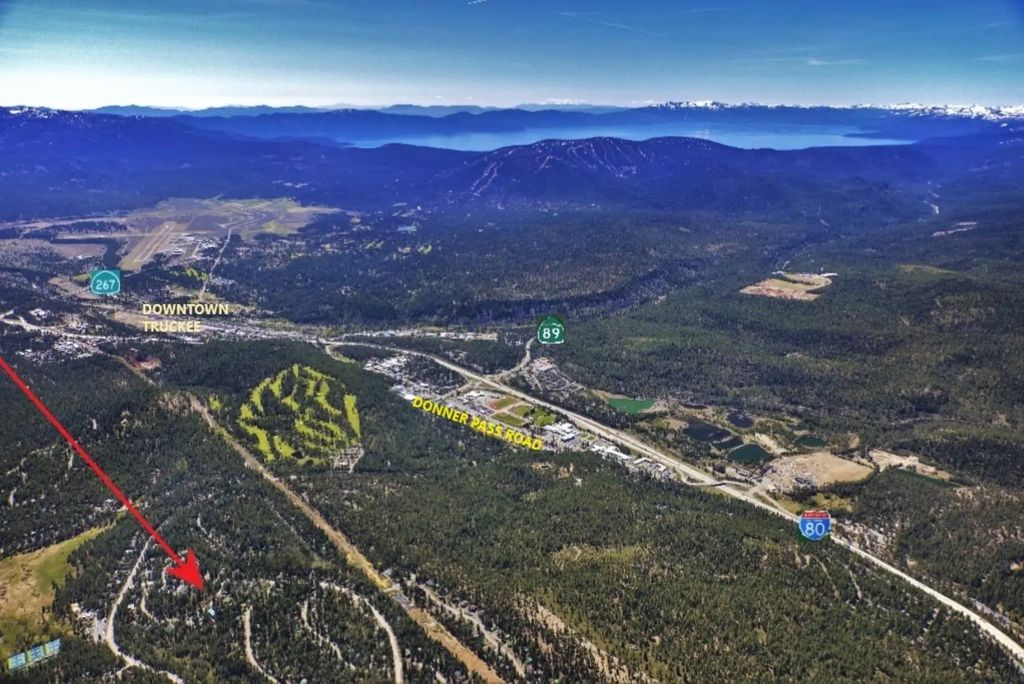 17308 Northwoods Boulevard, Truckee