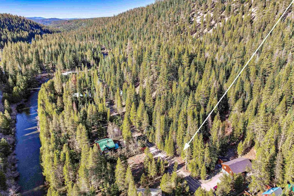 7898 River Road, Tahoe City