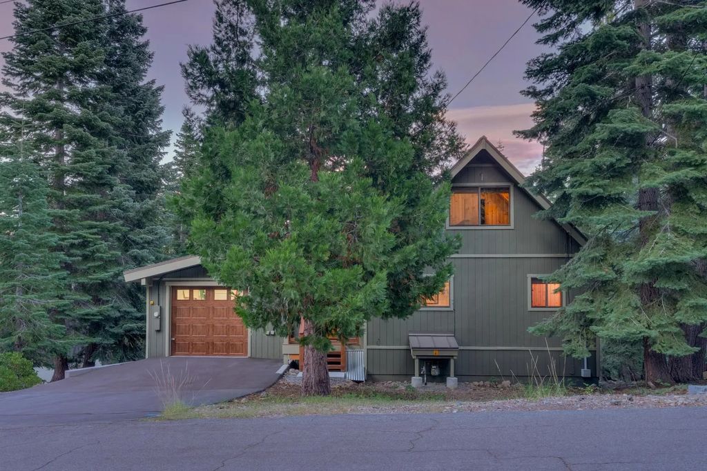 7287 Chinkapin Road, Tahoma