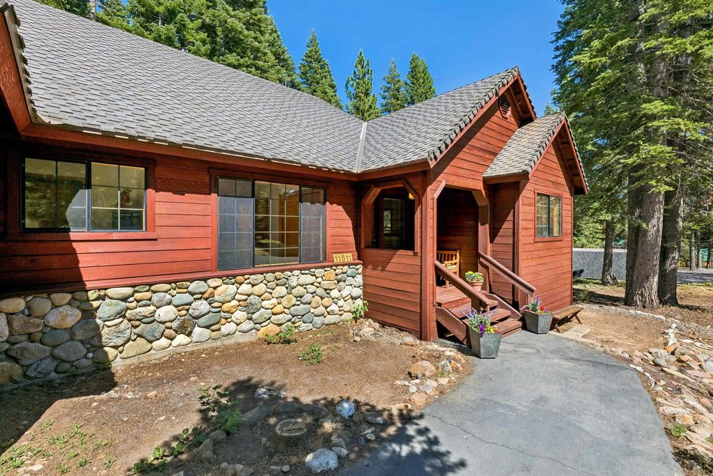 11511 Rhineland Avenue, Truckee