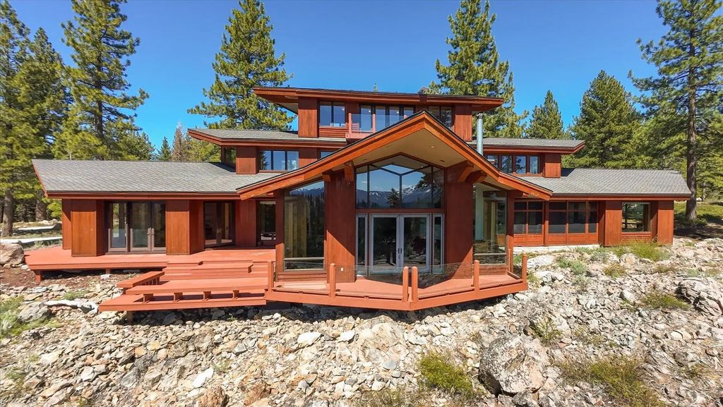 17247 Valley View Road, Truckee