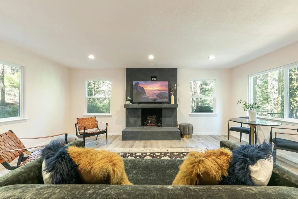 14141 Tanager Lane, Truckee