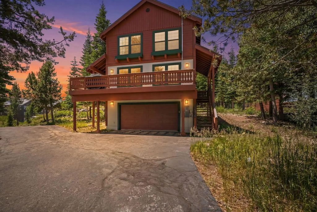 12486 Viking Way, Truckee