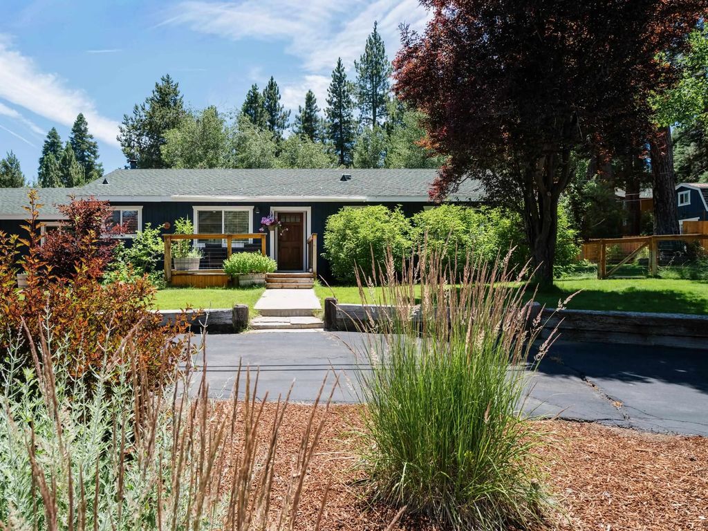 11117 Torrey Pine Road, Truckee