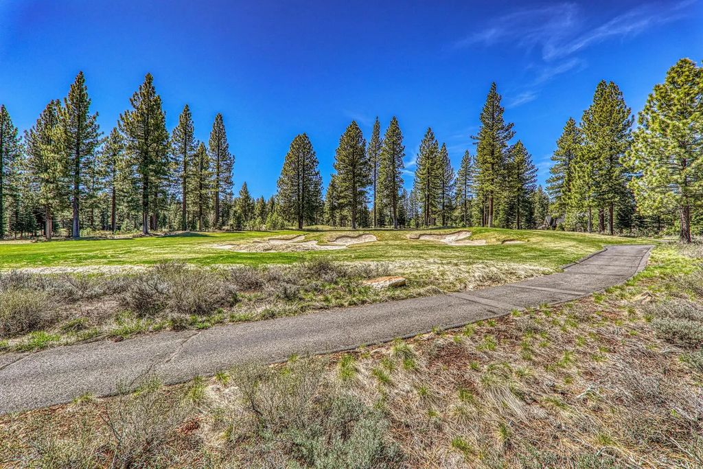 9364 Heartwood Drive, Truckee
