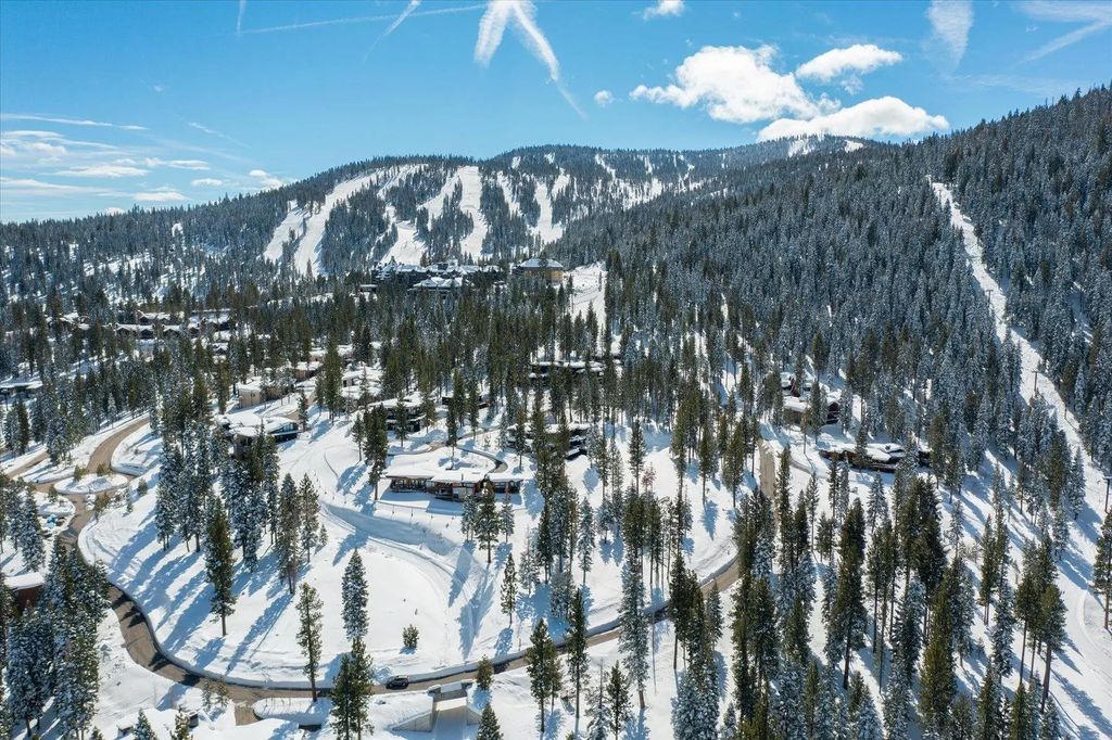 19065 Glades Place, Truckee