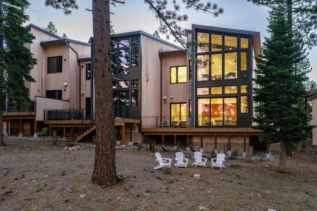 15132 Boulder Place, Truckee