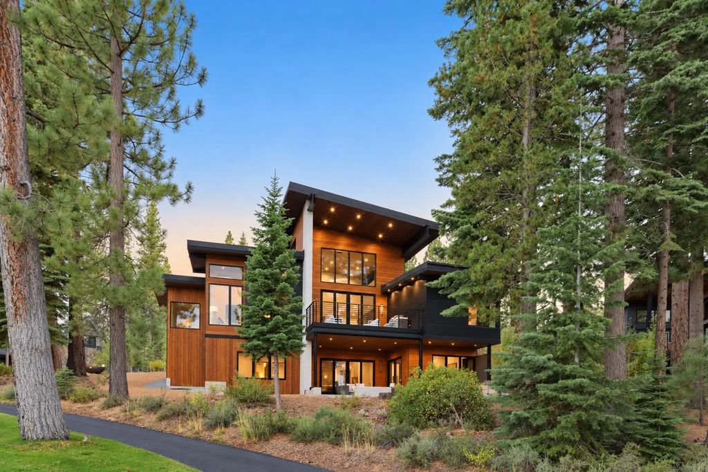 9337 Heartwood Drive, Truckee