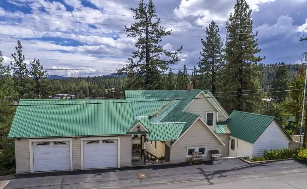 10114 E Jibboom Street, Truckee