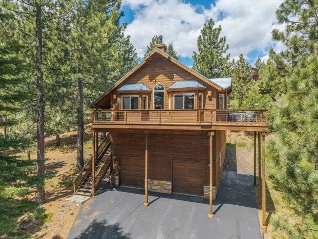 12698 Stockholm Way, Truckee