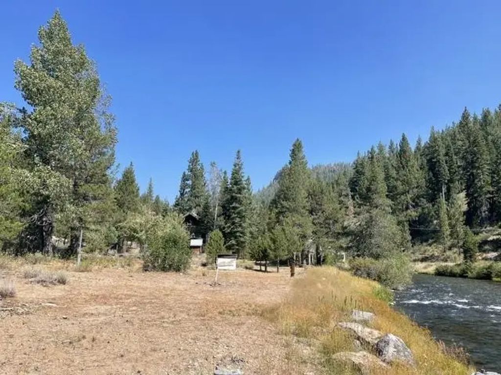 6960 River Road, Tahoe City
