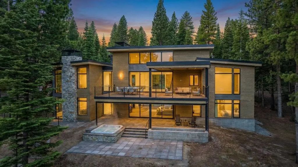 9308 Nine Bark Road, Truckee