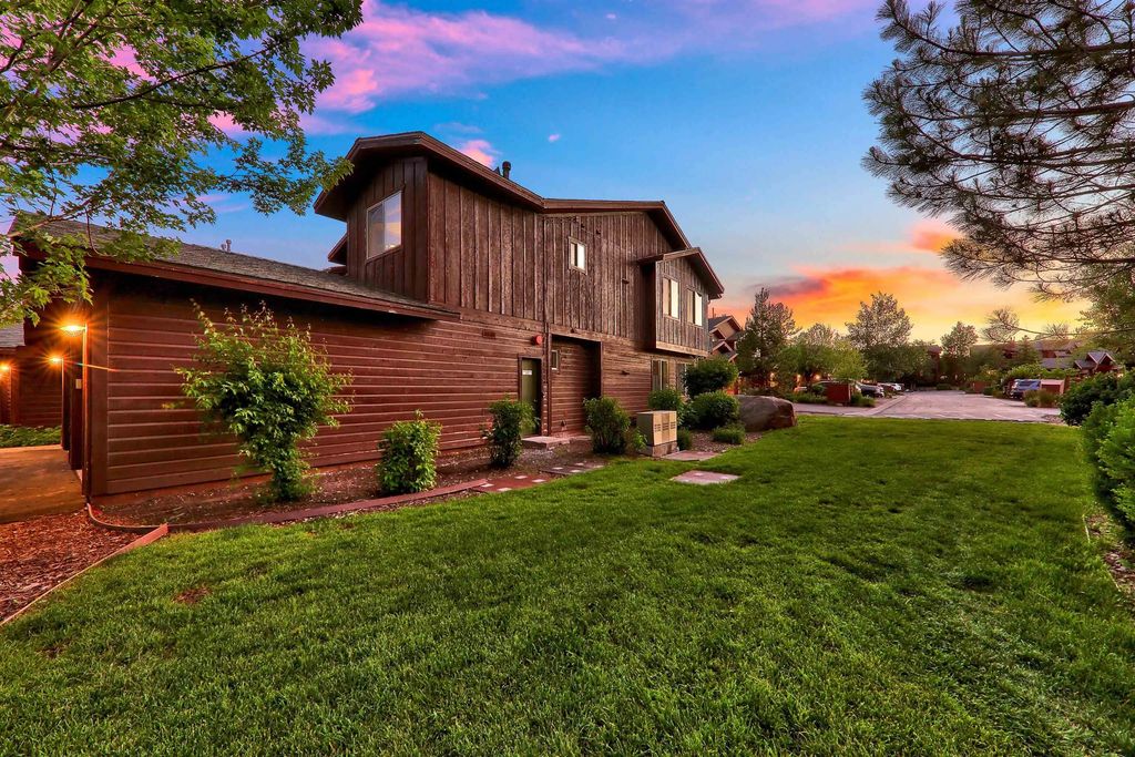 10592 Boulders Road #8, Truckee