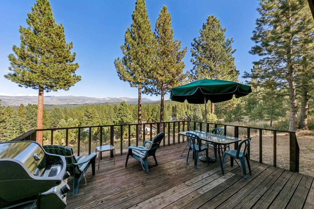 10455 Royal Crest Drive, Truckee