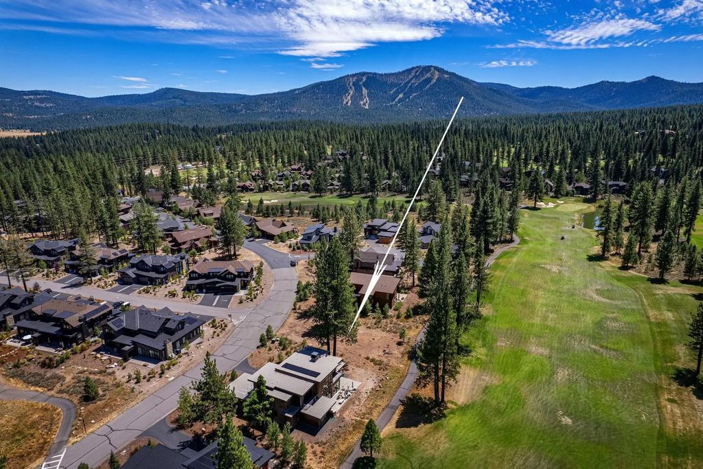 9177 Heartwood Drive, Truckee