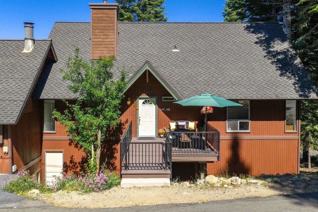 7227 Chinkapin Road, Tahoma