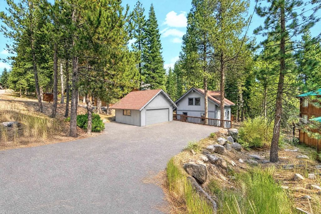 12057 Bennett Flat Road, Truckee