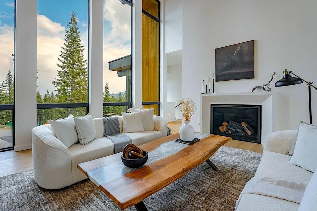 9321 Nine Bark Road, Truckee