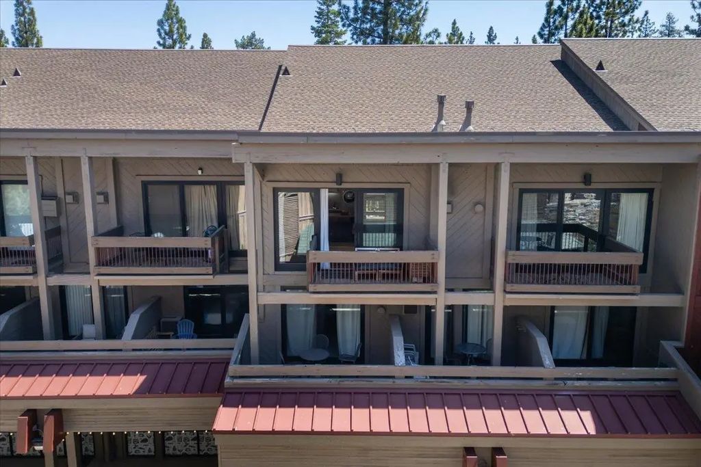 2000 North Village Drive #318, Truckee