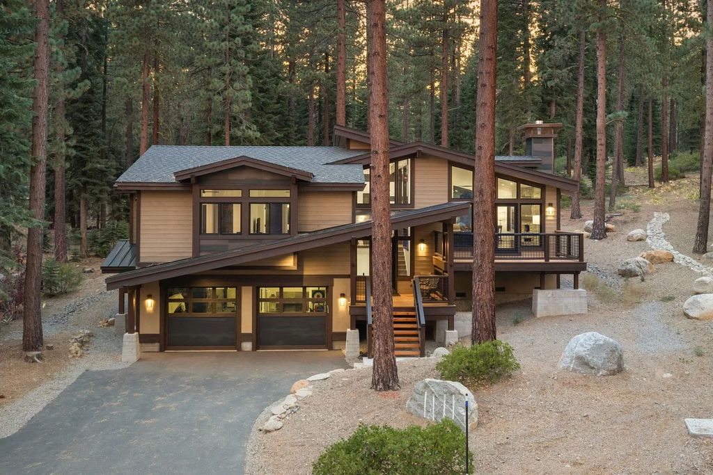 11936 Cavern Way, Truckee