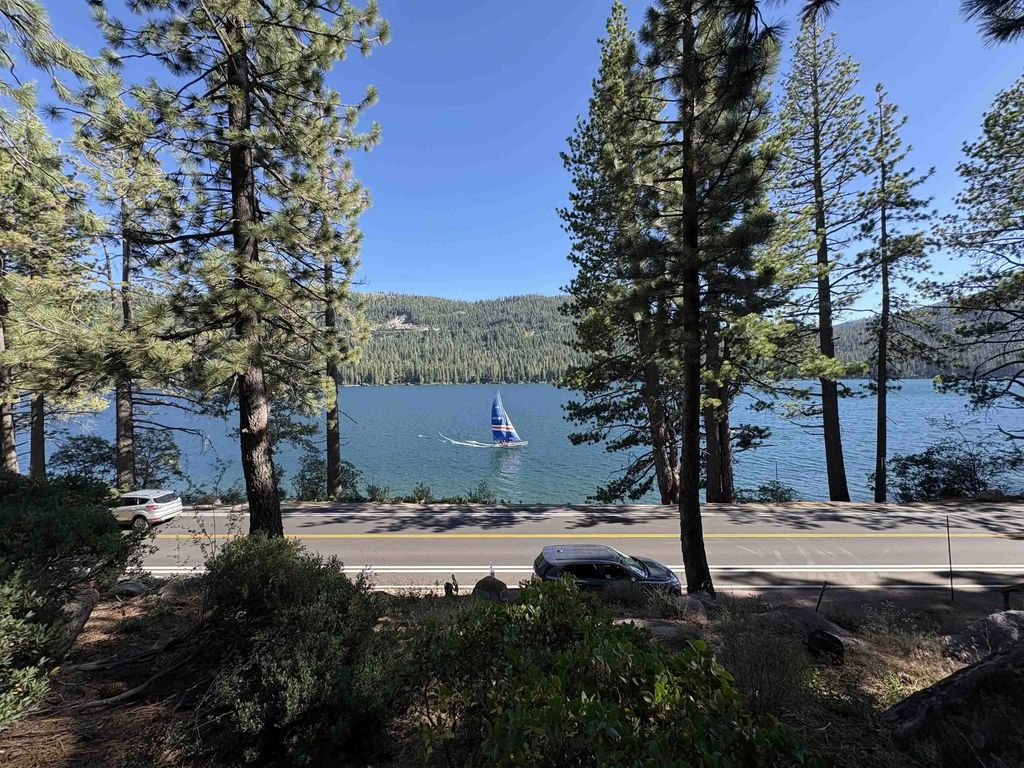 15076 Donner Pass Road, Truckee