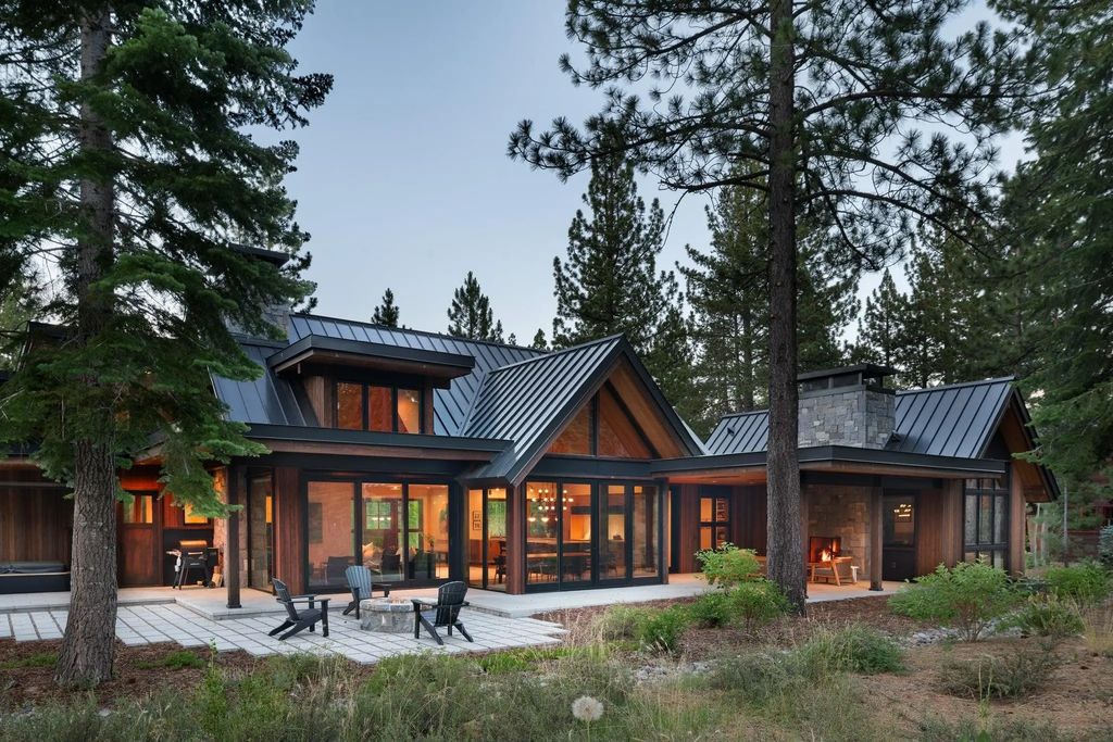 8225 Lahontan Drive, Truckee