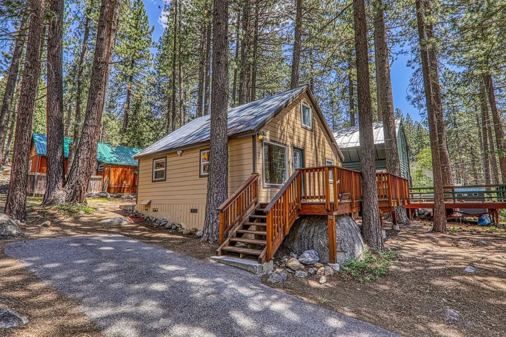 13464 Moraine Road, Truckee