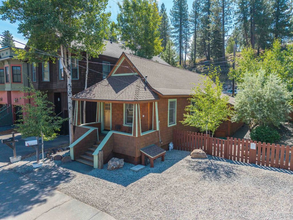 10037 Southeast River Street, Truckee