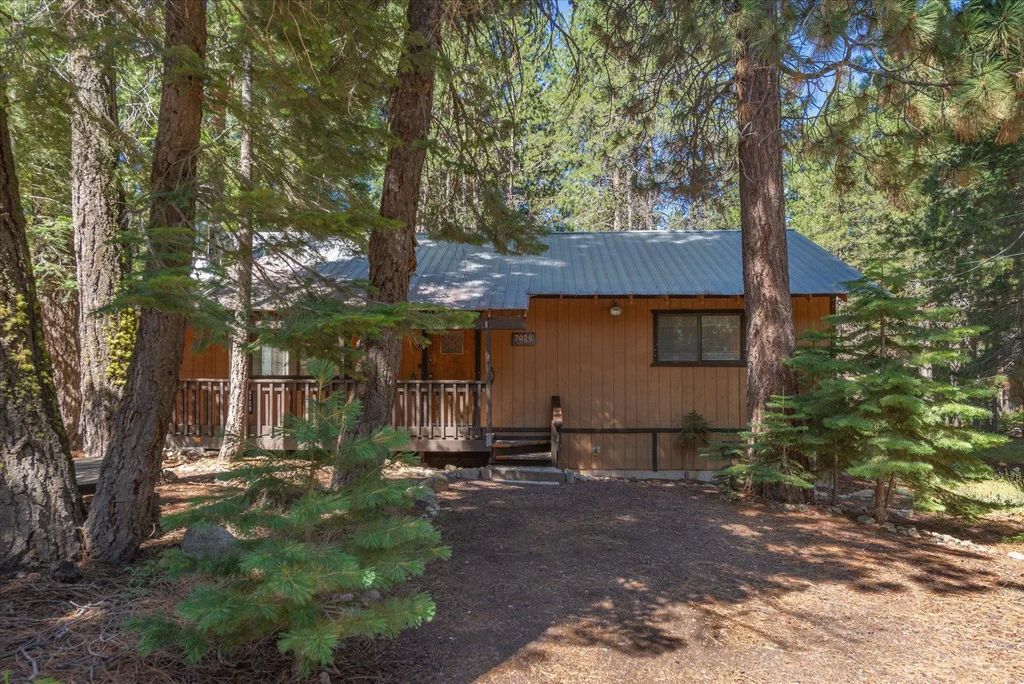 7028 Miami Avenue, Tahoma