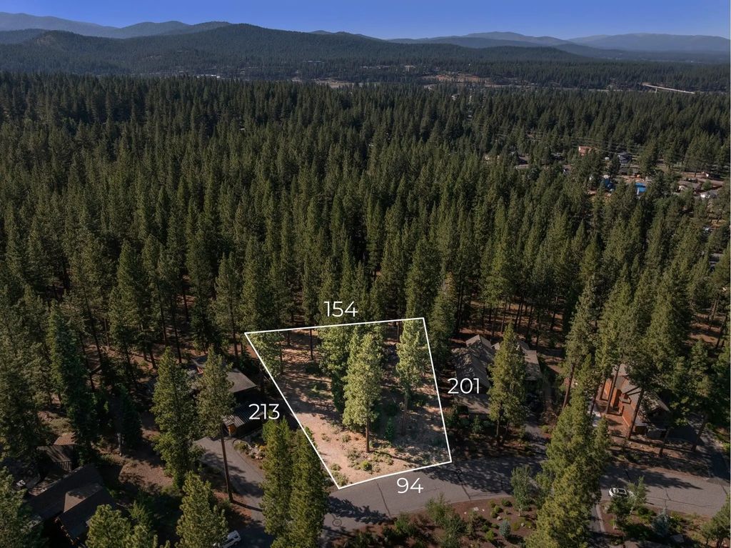 9252 Heartwood Drive, Truckee