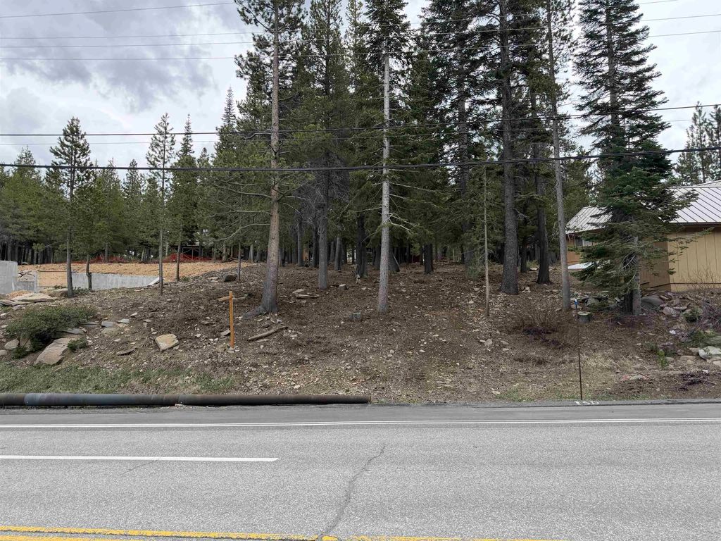 13938 Northwoods Boulevard, Truckee