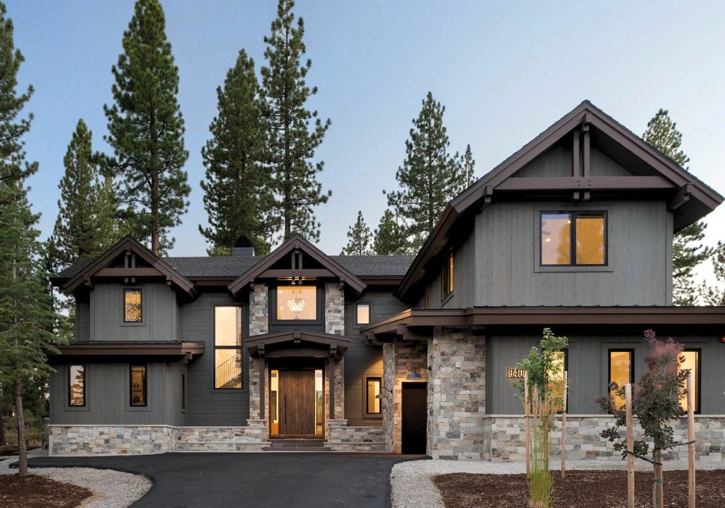 9400 Heartwood Drive, Truckee