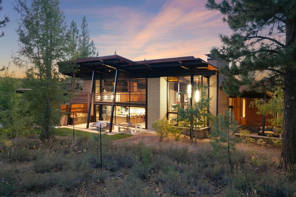 9612 Dunsmuir Way, Truckee