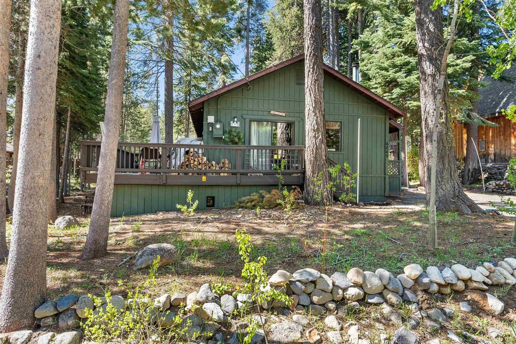 6645 Knobcone Street, Tahoma