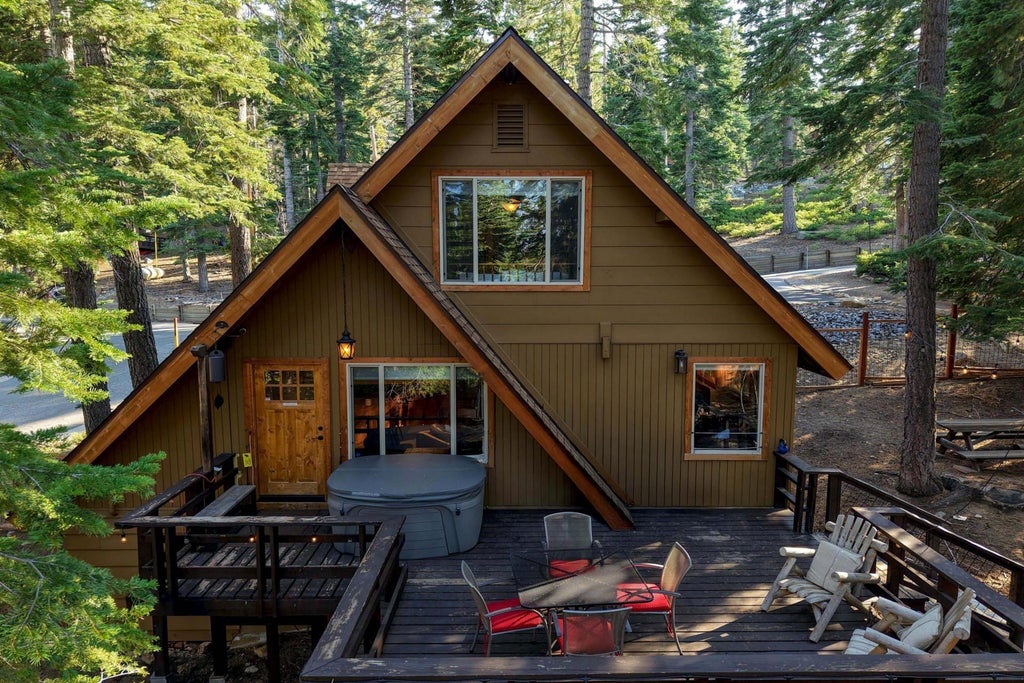 8891 Woodland Drive, Rubicon Bay