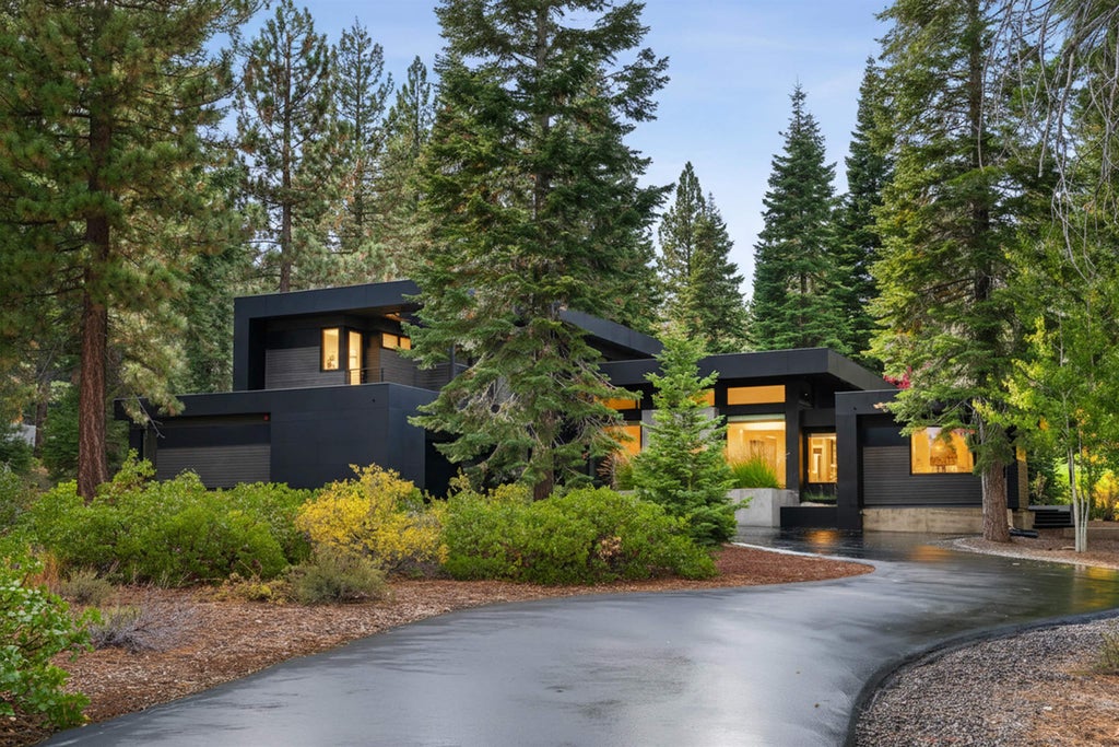 10632 Olana Drive, Truckee