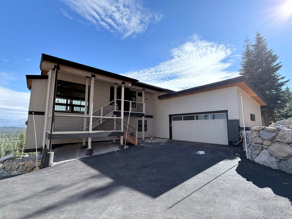 13094 Skislope Way, Truckee