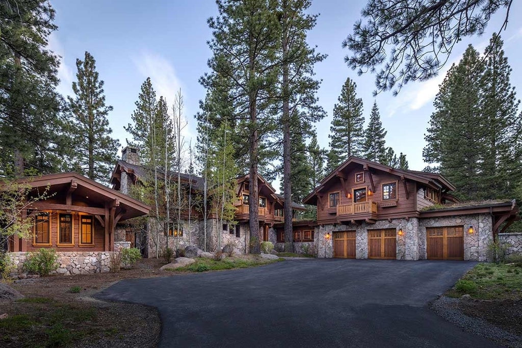 8458 Valhalla Drive, Truckee