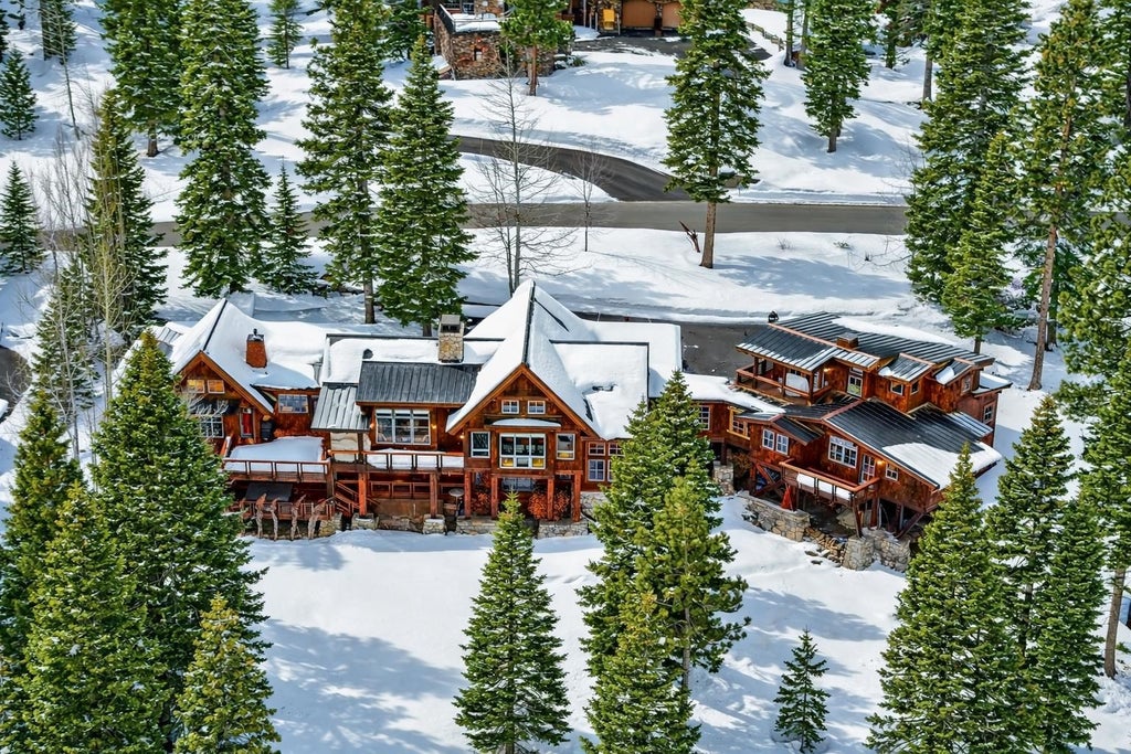 2221 Silver Fox Court, Truckee