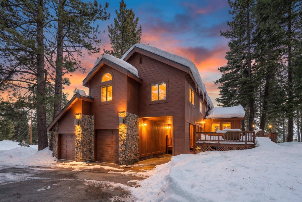 11909 Bavarian Way, Truckee