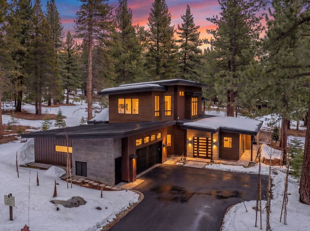 11761 Bottcher Loop, Truckee