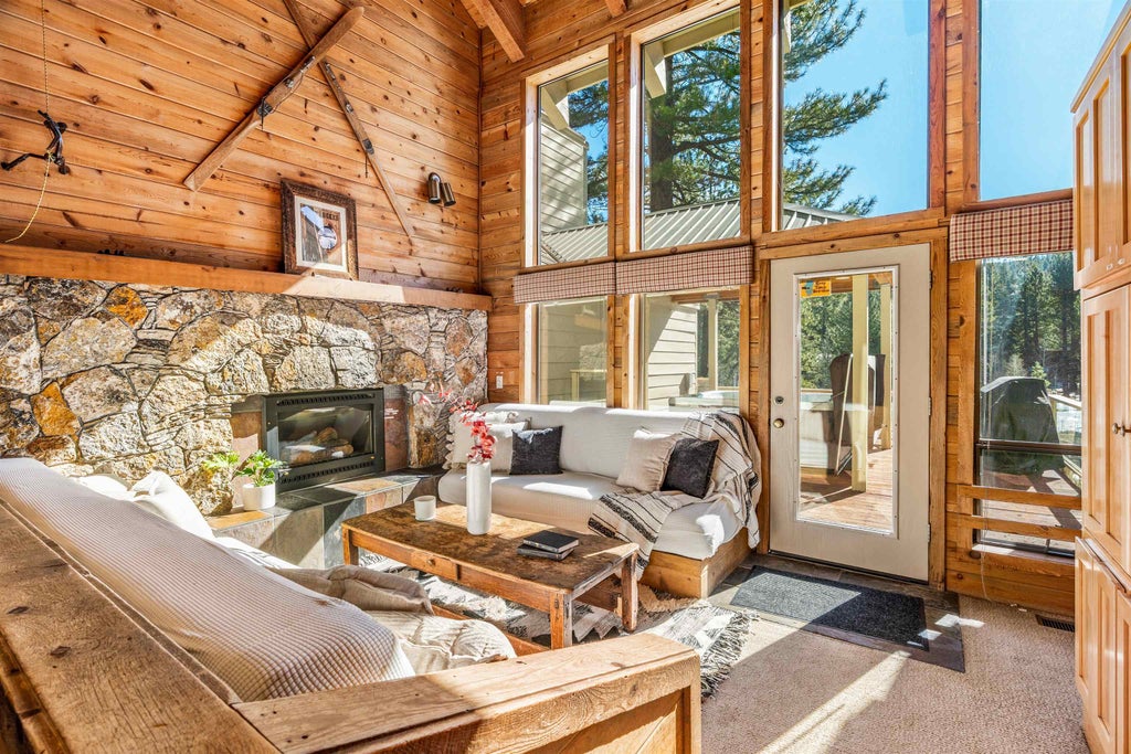 519 Wolf Tree, Northstar