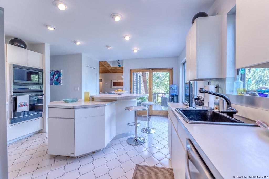 195 Arnold Drive, Kingston Property Listing MLS® 20232627