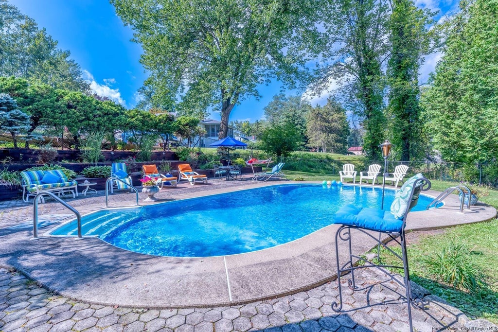 195 Arnold Drive, Kingston Property Listing MLS® 20232627