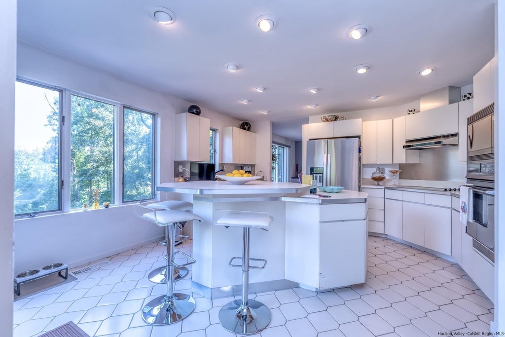 195 Arnold Drive, Kingston Property Listing MLS® 20232627