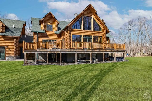 102 Thunderbird Terrace, Windham